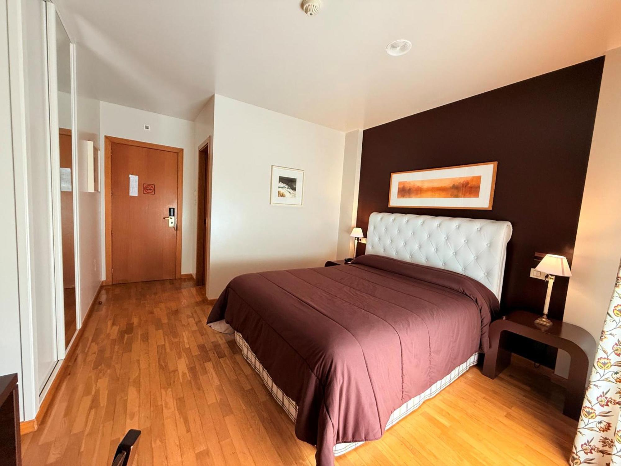 Hotel Bouza รีบาเดโอ ภายนอก รูปภาพ