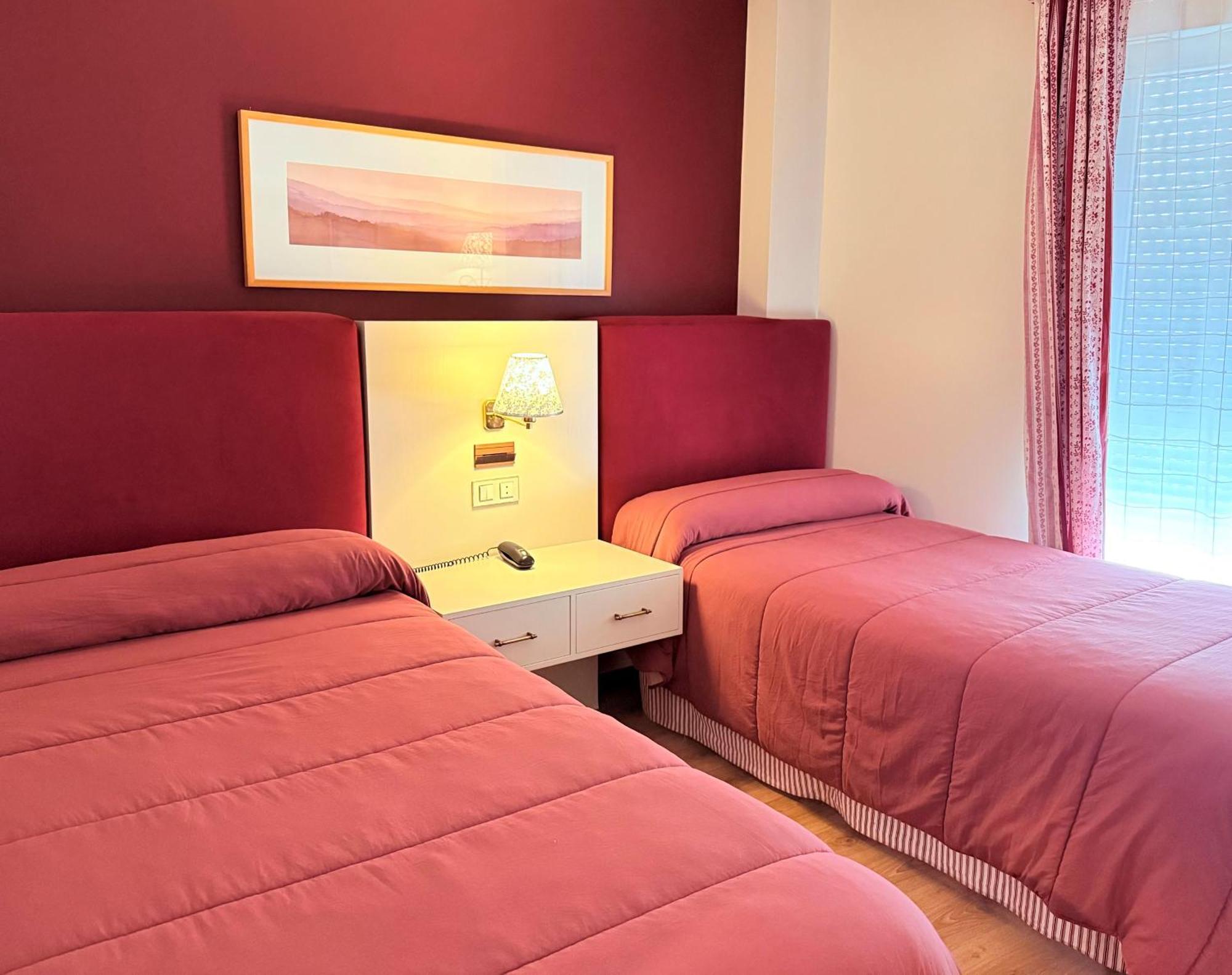 Hotel Bouza รีบาเดโอ ภายนอก รูปภาพ