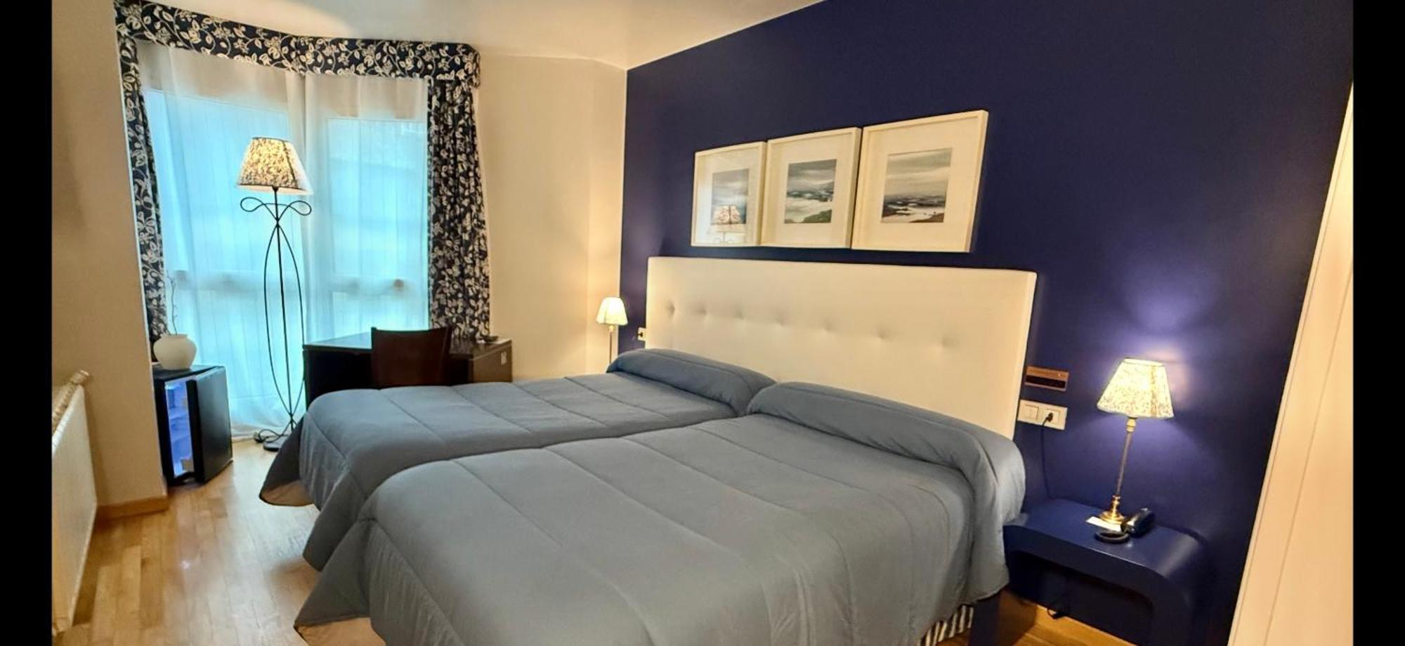 Hotel Bouza รีบาเดโอ ภายนอก รูปภาพ