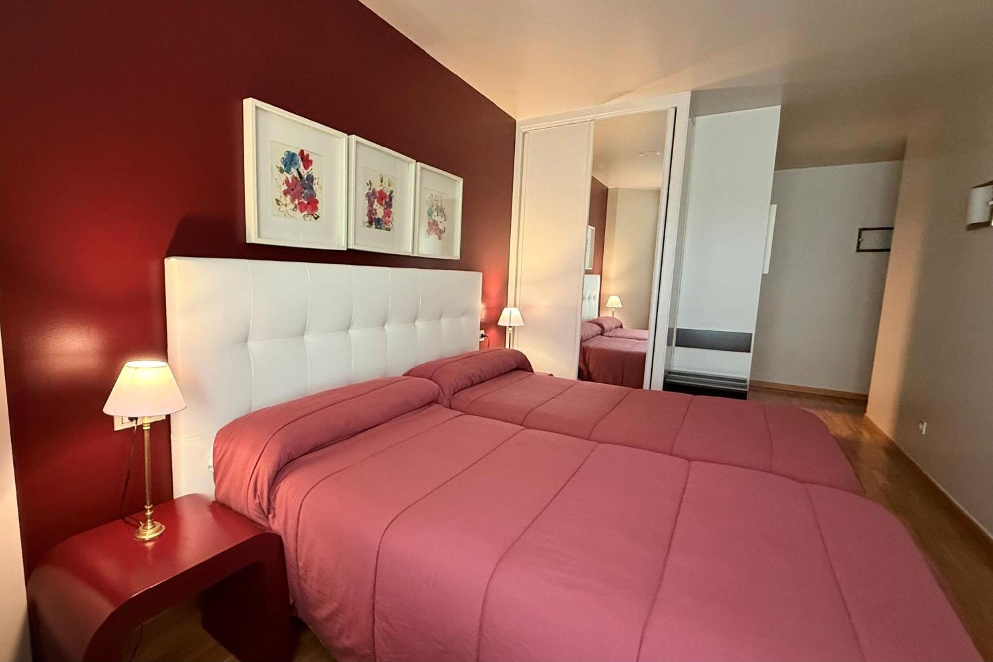 Hotel Bouza รีบาเดโอ ภายนอก รูปภาพ