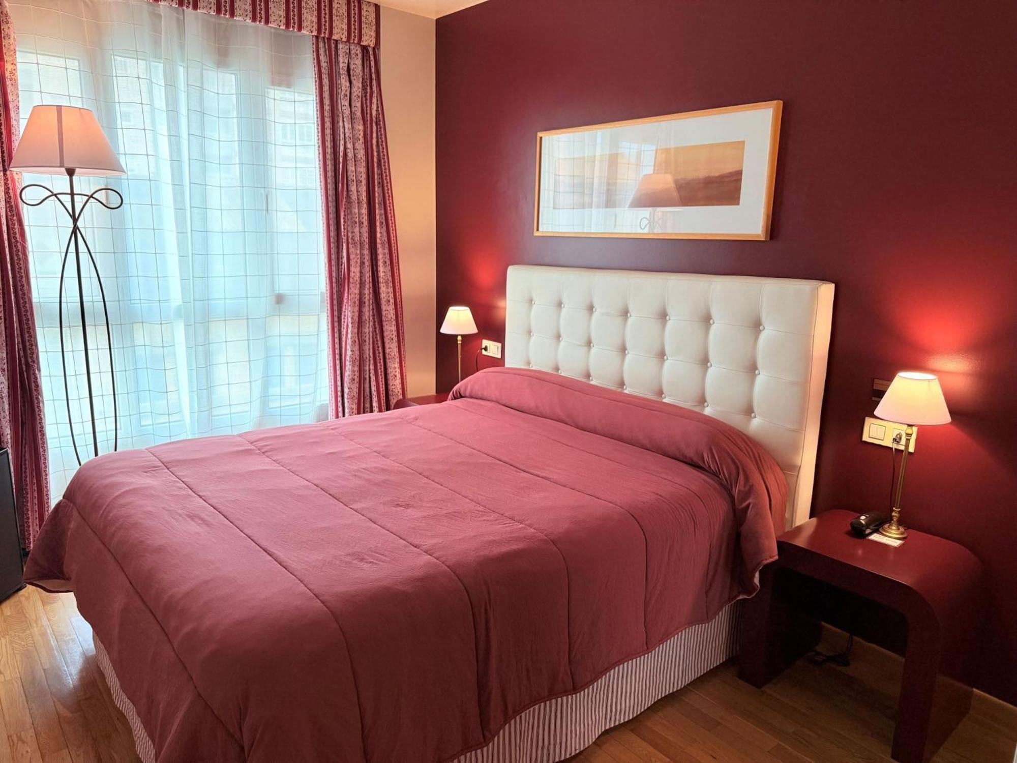 Hotel Bouza รีบาเดโอ ภายนอก รูปภาพ